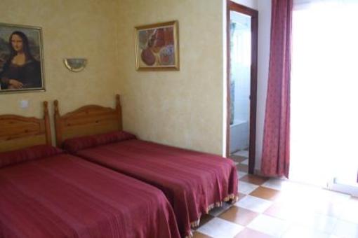 фото отеля Hostal Nevada Fuengirola