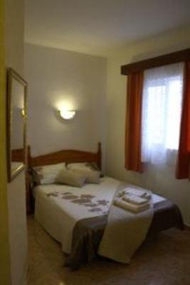 фото отеля Hostal Nevada Fuengirola