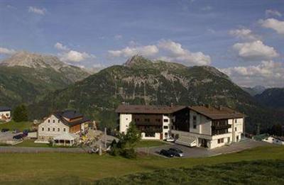 фото отеля Hotel Goldener Berg