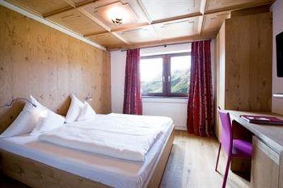 фото отеля Hotel Goldener Berg