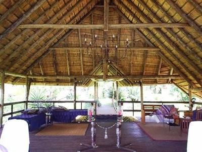 фото отеля River House Lodge