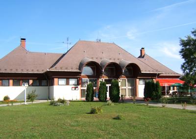 фото отеля Hotel Sarga Csiko