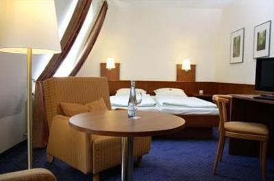 фото отеля Hotel Haus Kronenthal Ratingen