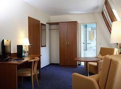 фото отеля Hotel Haus Kronenthal Ratingen