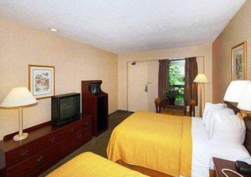 фото отеля Quality Inn Tanglewood
