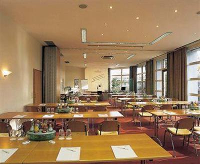 фото отеля AMBER HOTEL Leonberg/Stuttgart