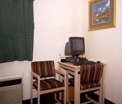фото отеля Rodeway Inn - Loveland