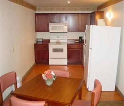 фото отеля All Towne Suites Saint Robert