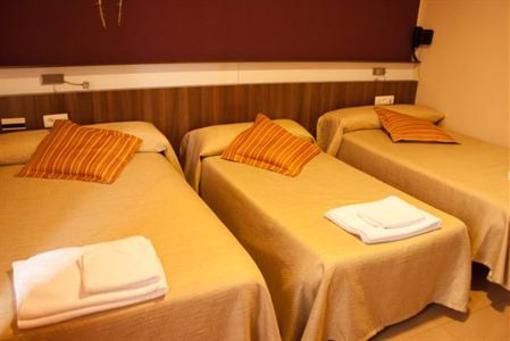 фото отеля Hostal Valdepenas