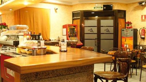 фото отеля Hostal Valdepenas