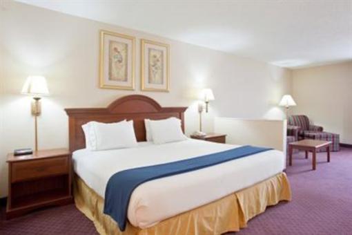 фото отеля Holiday Inn Express Lincoln (Illinois)
