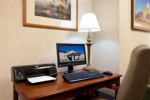 фото отеля Holiday Inn Express Lincoln (Illinois)