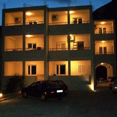 фото отеля Apartments Ante Omis