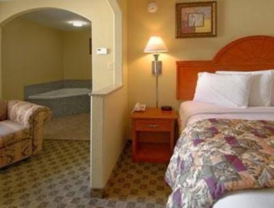 фото отеля Howard Johnson Inn & Suites Lafayette