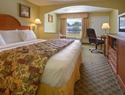 фото отеля Howard Johnson Inn & Suites Lafayette
