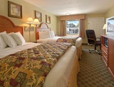 фото отеля Howard Johnson Inn & Suites Lafayette
