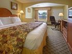 фото отеля Howard Johnson Inn & Suites Lafayette