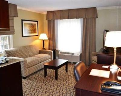 фото отеля Holiday Inn Express Hotel and Suites Merrimack