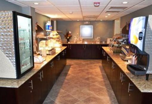 фото отеля Holiday Inn Express Hotel and Suites Merrimack