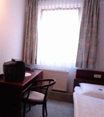 фото отеля Hotel Filoxenia Stuttgart