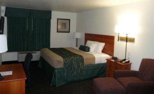 фото отеля Oak Tree Inn Cheektowaga