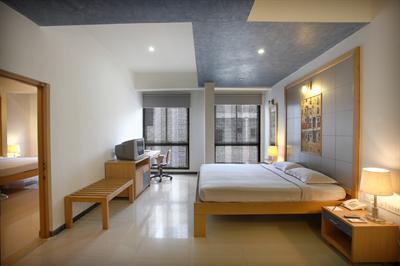 фото отеля Isis Suites Hotel Bangalore
