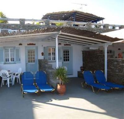 фото отеля Pension Flora Rooms and Suites