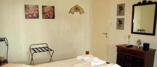 фото отеля Pension Flora Rooms and Suites