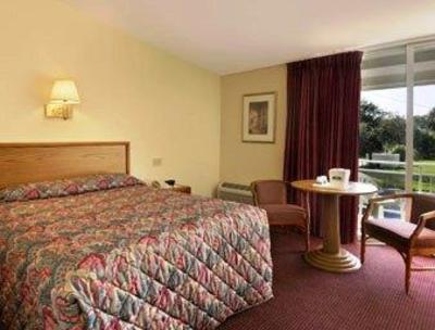 фото отеля Howard Johnson Inn Downtown Vero Beach