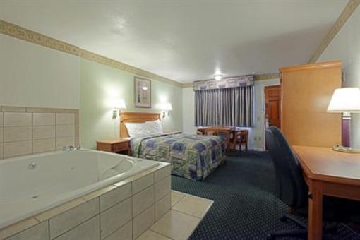фото отеля Americas Best Value Inn & Suites Woodland