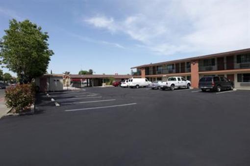 фото отеля Americas Best Value Inn & Suites Woodland