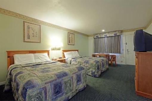 фото отеля Americas Best Value Inn & Suites Woodland