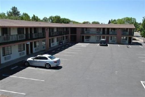 фото отеля Americas Best Value Inn & Suites Woodland