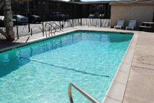 фото отеля Americas Best Value Inn & Suites Woodland
