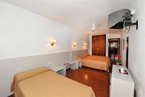 фото отеля Hostal Velilla Almunecar