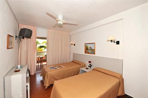 фото отеля Hostal Velilla Almunecar