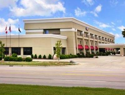 фото отеля Baymont Inn & Suites Mount Pleasant