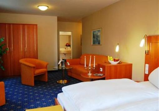 фото отеля Hotel Schloss Dottingen Braunsbach