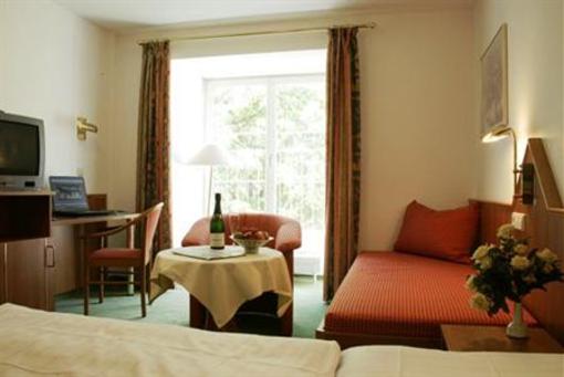 фото отеля Hotel Schloss Dottingen Braunsbach