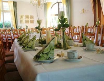 фото отеля Hotel Schloss Dottingen Braunsbach