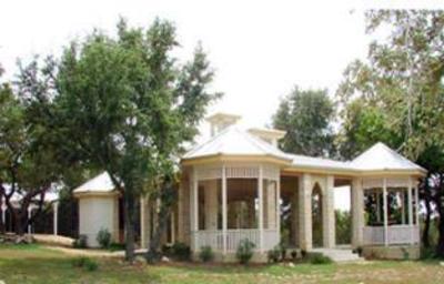 фото отеля Serenity Farmhouse Inn