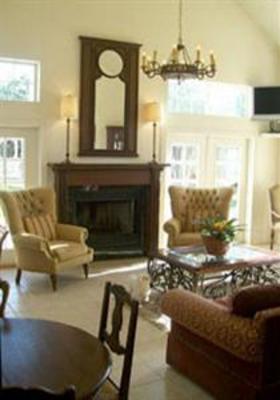 фото отеля Serenity Farmhouse Inn