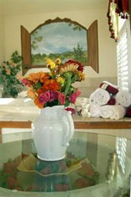 фото отеля Serenity Farmhouse Inn