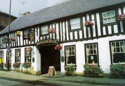 фото отеля Saracens Head Hotel