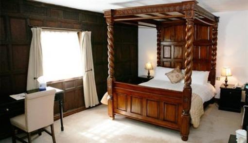 фото отеля Saracens Head Hotel