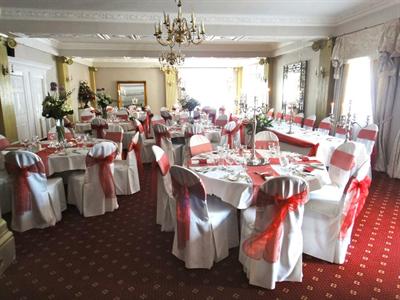 фото отеля Saracens Head Hotel