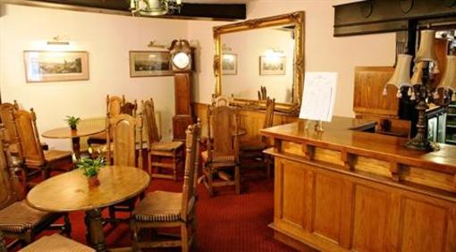 фото отеля Saracens Head Hotel