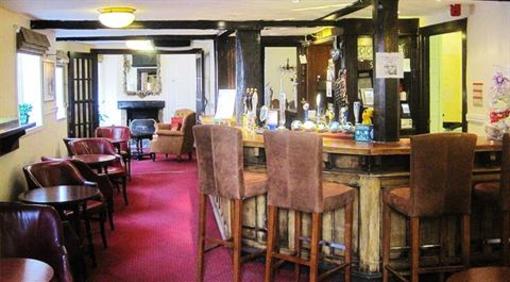 фото отеля Saracens Head Hotel