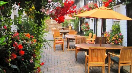 фото отеля Saracens Head Hotel