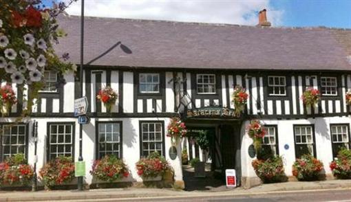 фото отеля Saracens Head Hotel